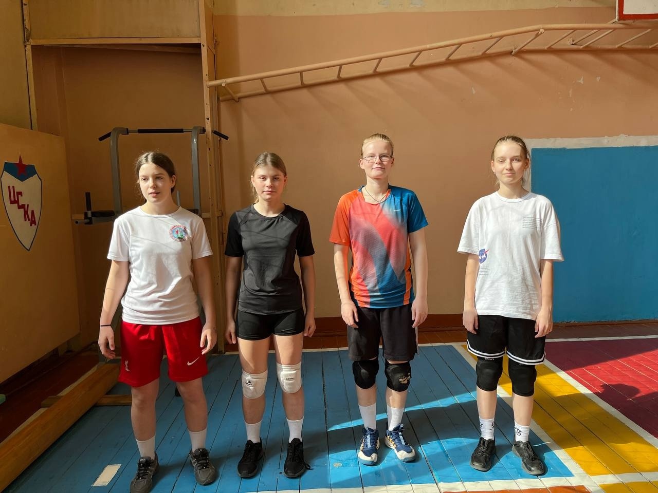 А мы всё ближе к финальным волейбольным играм!.
