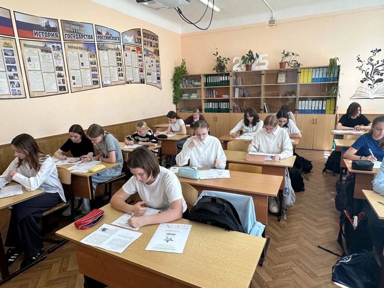 В преддверии великого праздника Победы в нашем центре прошла Международная просветительско-патриотическая акция «Диктант Победы»..