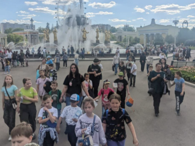 Посещение Москвы учащимися начальных классов.